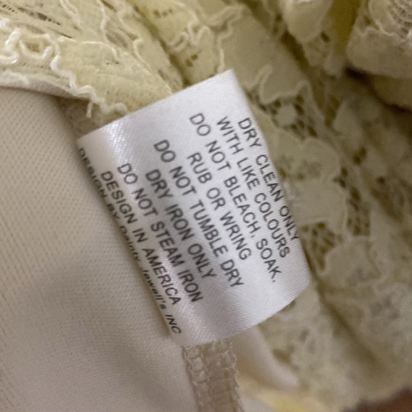 VNTG DAINTY JEWELLS CLOTHIER 80s LACE WEDDING DRESS/EASTER DRESS BUTTER YELLOW - Picture 14 of 16
